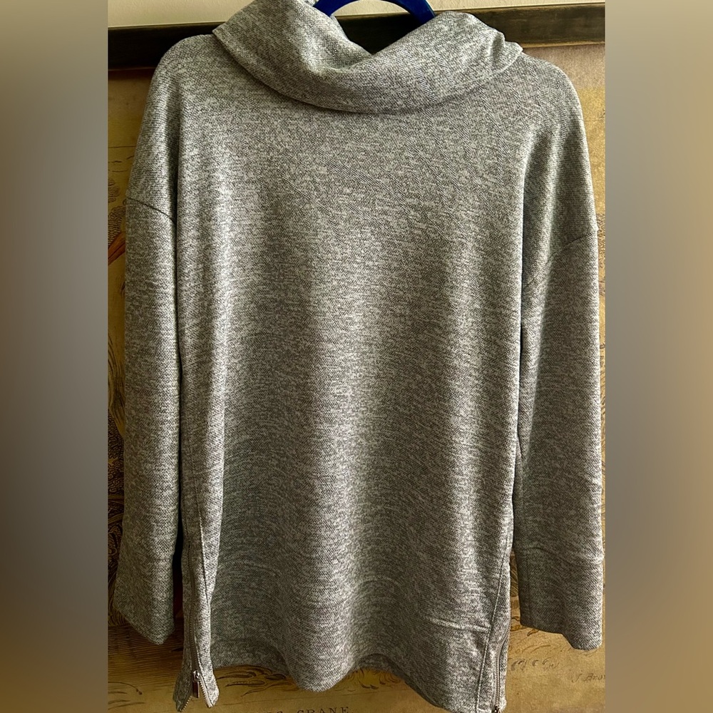 * Jones New York Signature Gray Silver Cowl Neck SZ Medium *